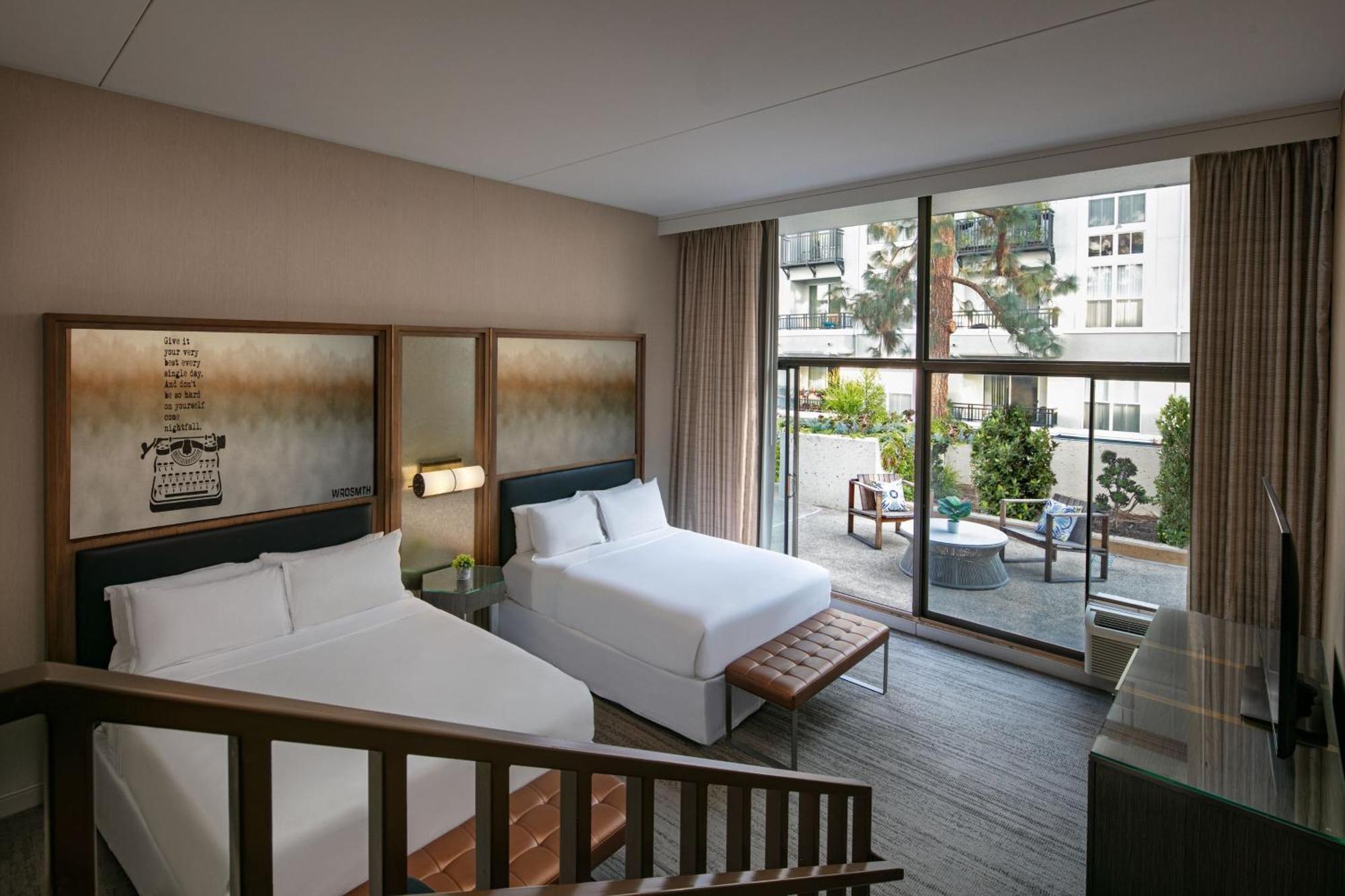 Bi-Level Queen Loft with Two Queen Beds and Patio,1709883184:JPEG