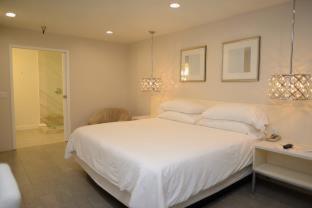 Deluxe Single Room,702858964:JPEG